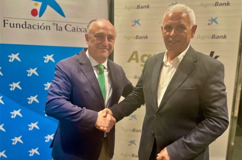 Cooperativas Agro-alimentarias de Andalucía y CaixaBank se alían para reforzar el conocimiento y la competitividad del modelo cooperativo