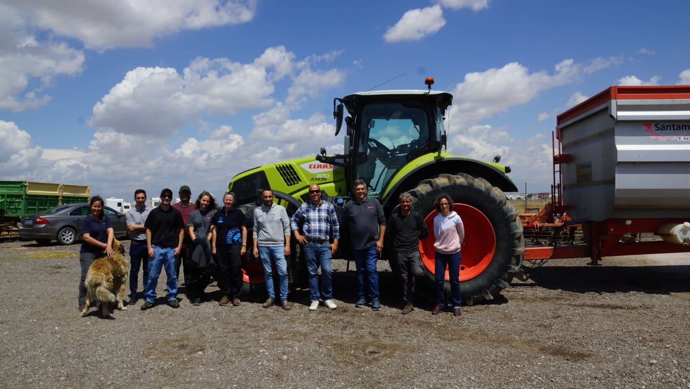 Claas Axion 870 con sistema de optimización Cemos en prueba de transporte