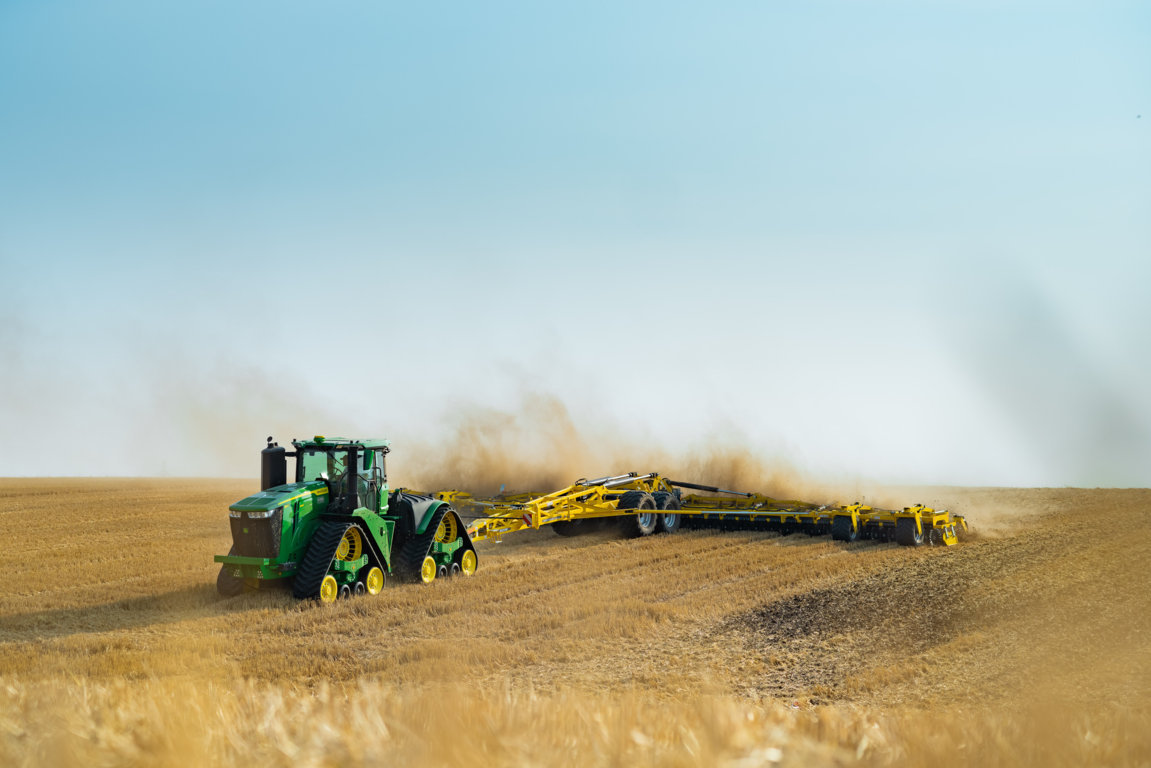 John Deere y Bednar baten un nuevo récord de laboreo con 769,4 hectáreas en 24 horas