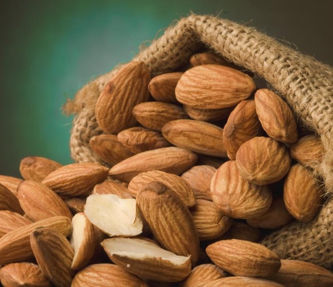 La UNIÓ pide que los fabricantes de turrón amparados en las IGP utilicen almendras producidas en la Comunidad Valenciana