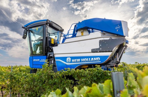 New Holland actualiza su gama de vendimiadoras compactas autopropulsadas Braud