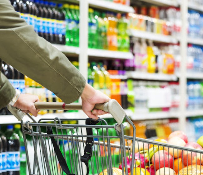 La distribución alimentaria volverá a crecer en 2023 en la Península Ibérica, según un estudio de DBK