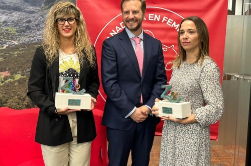 Marta Gil y Sara Crespo, ganadoras de los IV Premios Ganadería en Femenino de Zoetis