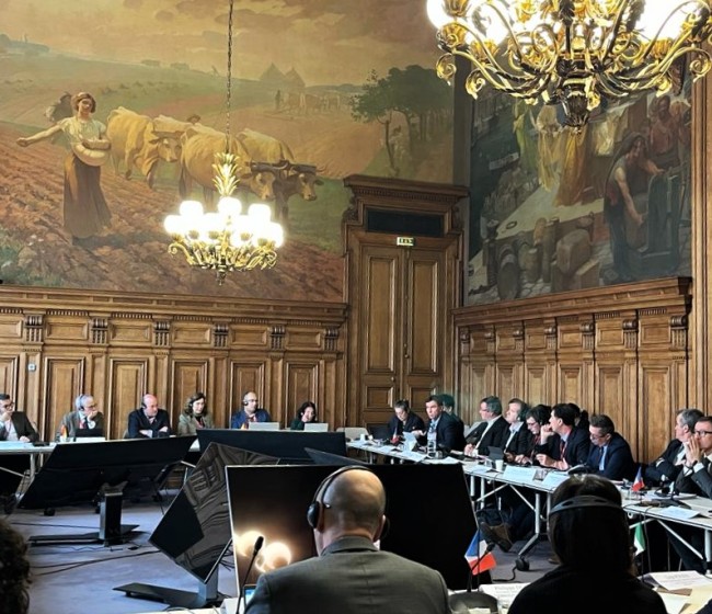 El Comité Mixto Franco-Español-Italiano velará por que no se pongan «en tela de juicio» las normas sobre el etiquetado online del vino