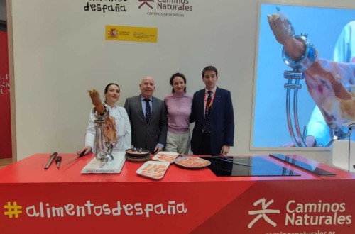 Interporc muestra el jamón de capa blanca en FITUR
