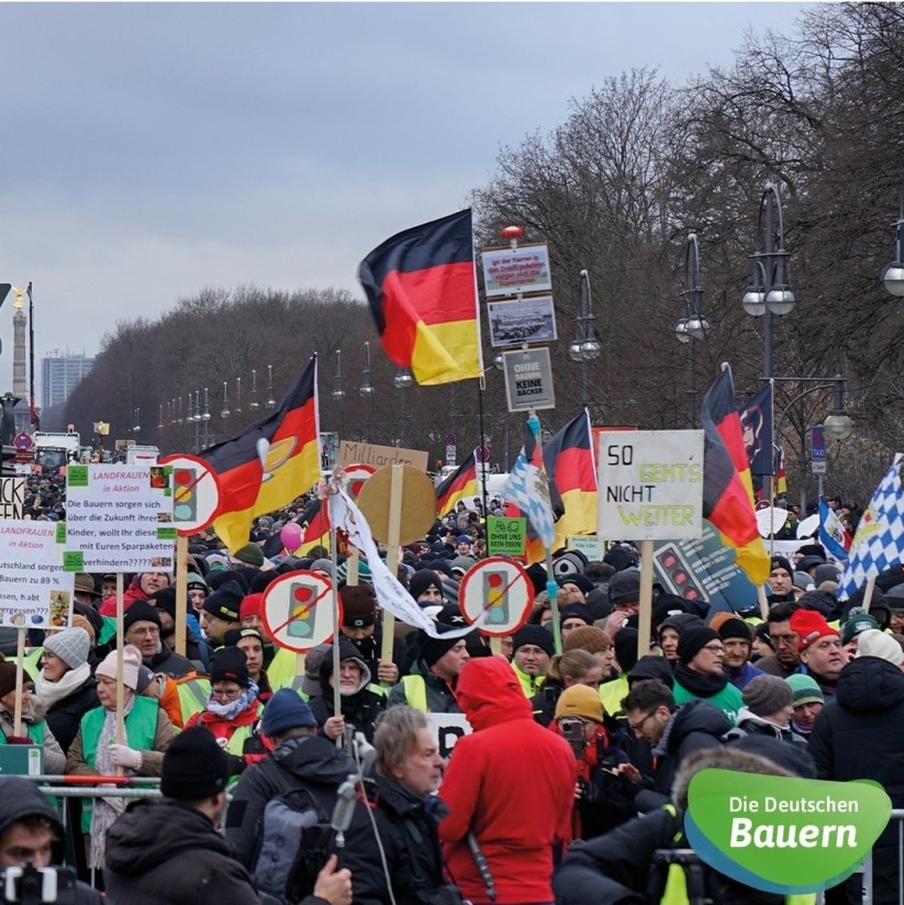 Miles de agricultores se concentran en Berlín contra los recortes a los subsidios agrícolas