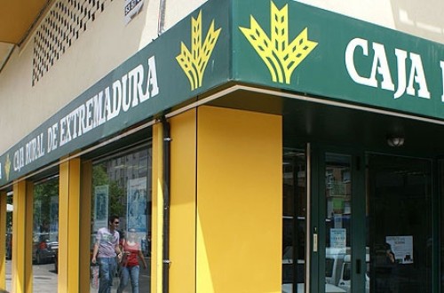 Caja Rural de Extremadura renueva su colaboración con siete de las principales entidades ganaderas de la región
