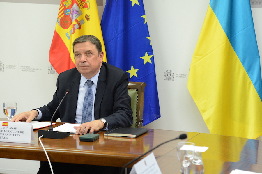 Luis Planas reitera el apoyo de España al mantenimiento de las medidas de ayuda a Ucrania