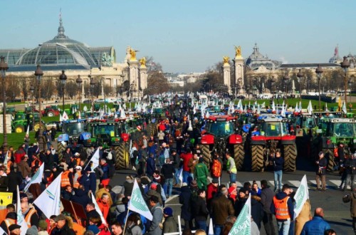Los sindicatos agrícolas franceses levantan el bloqueo, pero volverán si el ejecutivo no cumple