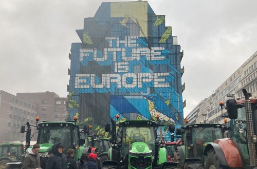 Tractorada extremeña rumbo a Bruselas para exigir cambios en la política agraria de la UE