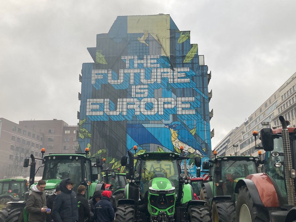 Agricultores europeos protestan en Bruselas contra el acuerdo comercial entre la UE y Mercosur