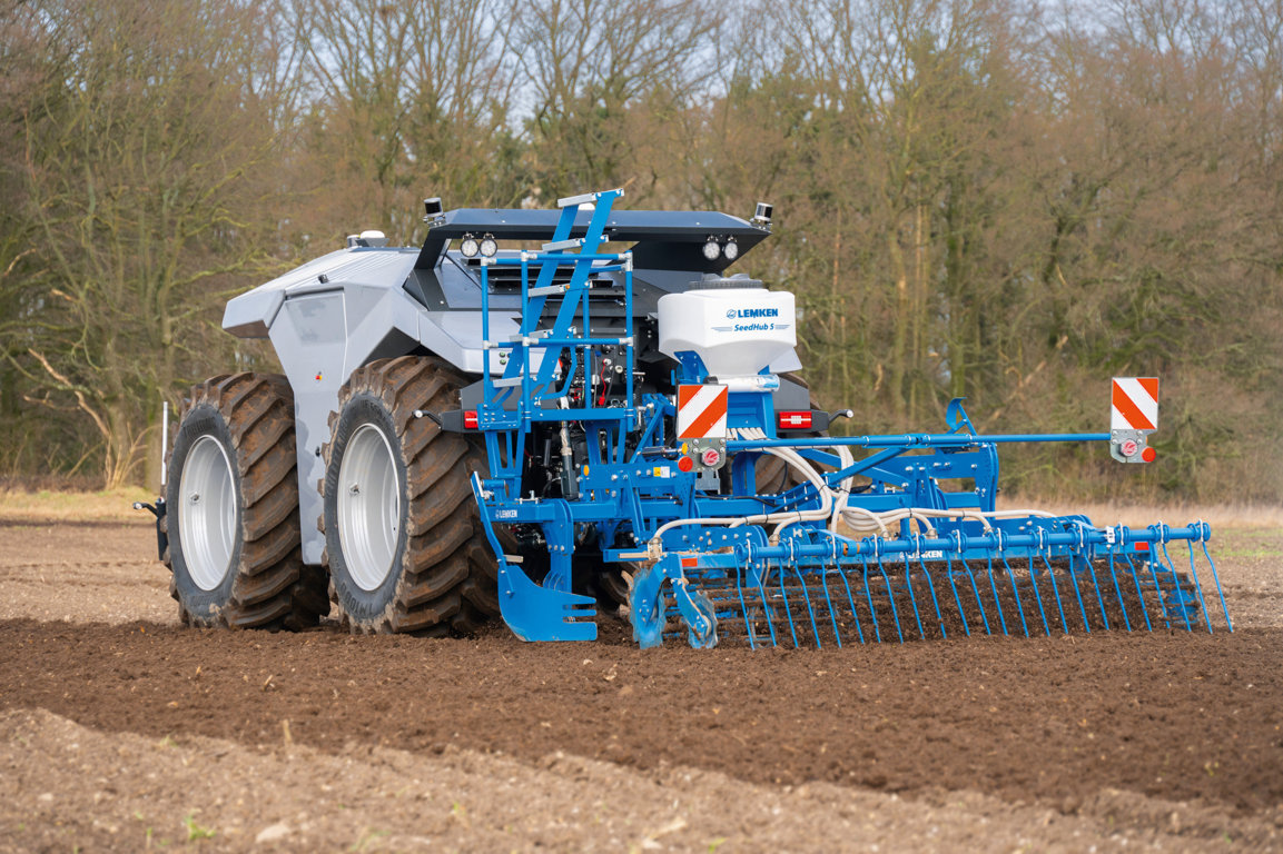 Amplían la gama de aplicaciones del tractor autónomo de Lemken y Krone