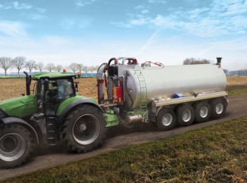 Powertrailer SR 331, el neumático de BKT para operaciones de transporte agrícola por carretera