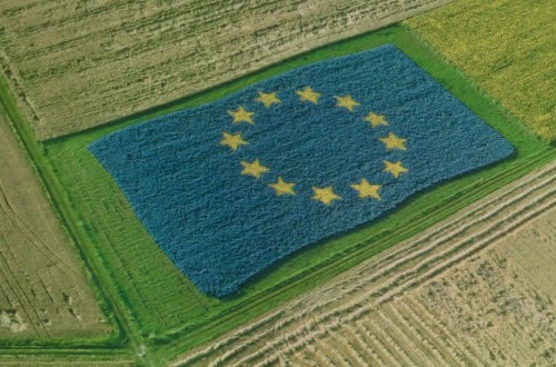 Bruselas propone simplificar la PAC y reforzar la protección del sector agroalimentario