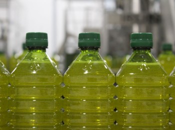 El precio del aceite baja un 34,1% interanual en abril