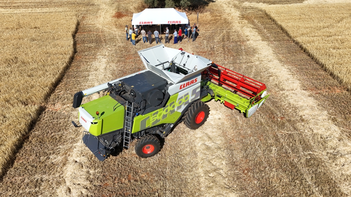 Claas muestra en campo las prestaciones de su cosechadora Trion 660