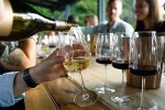 El consumo mundial de vino cayó en 2024 a su nivel más bajo desde 1961