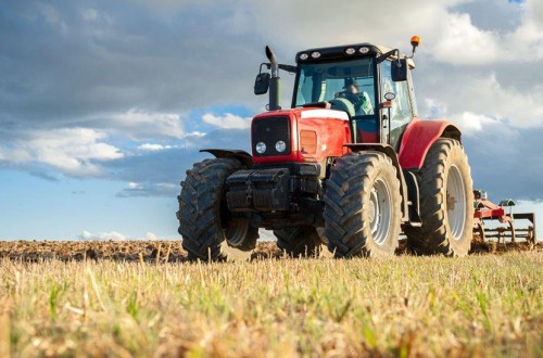 La Junta de Andalucía aumenta las ayudas para la compra de maquinaria agraria hasta 150 millones