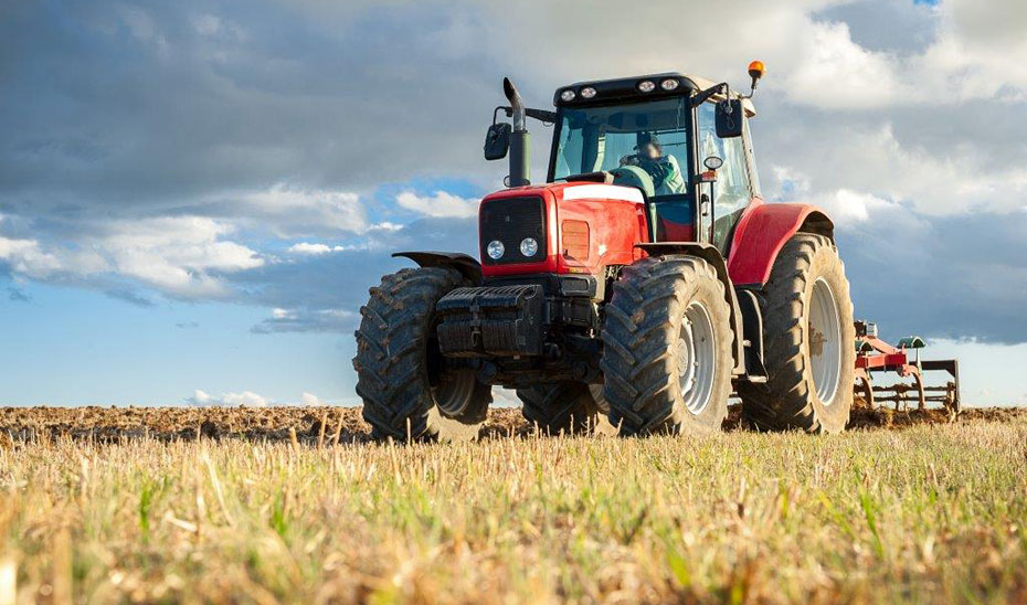 La Junta de Andalucía destina 100 millones a ayudas para modernizar la maquinaria y el equipamiento agrario