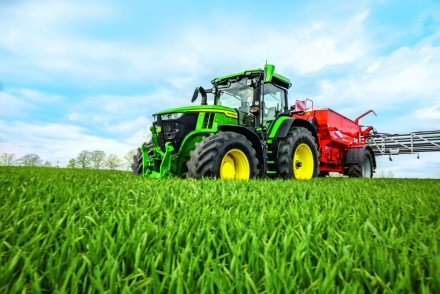 John Deere cierra el año fiscal 2025 con un beneficio neto de 5.027 millones de dólares