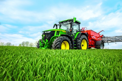 John Deere cierra el año fiscal 2024 con un beneficio neto de 7.100 millones de dólares
