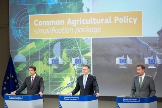 Nuevas medidas de simplificación de la PAC: facilitar los pagos a agricultores y controles ambientales simplificados