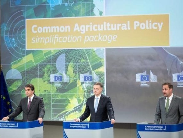 Nuevas medidas de simplificación de la PAC: facilitar los pagos a agricultores y controles ambientales simplificados
