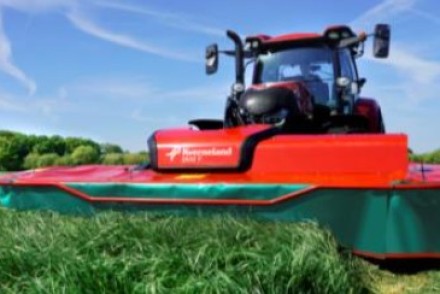 Kverneland lanza la nueva serie 2800 F de segadoras frontales de discos