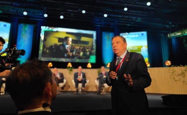Luis Planas reclama una PAC con financiación sólida y personalidad propia para afrontar los desafíos