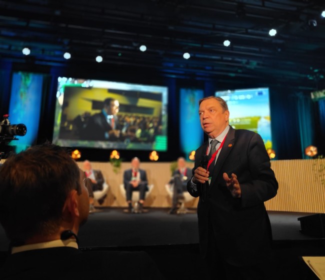 Luis Planas reclama una PAC con financiación sólida y personalidad propia para afrontar los desafíos