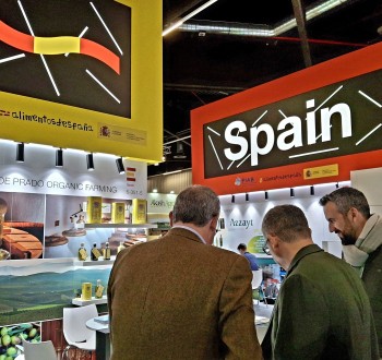El MAPA y FIAB firman un convenio para impulsar la promoción internacional de los alimentos de España