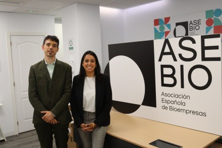 AseBio y Deeplabs se alían para impulsar la incorporación de empresas biotecnológicas en España