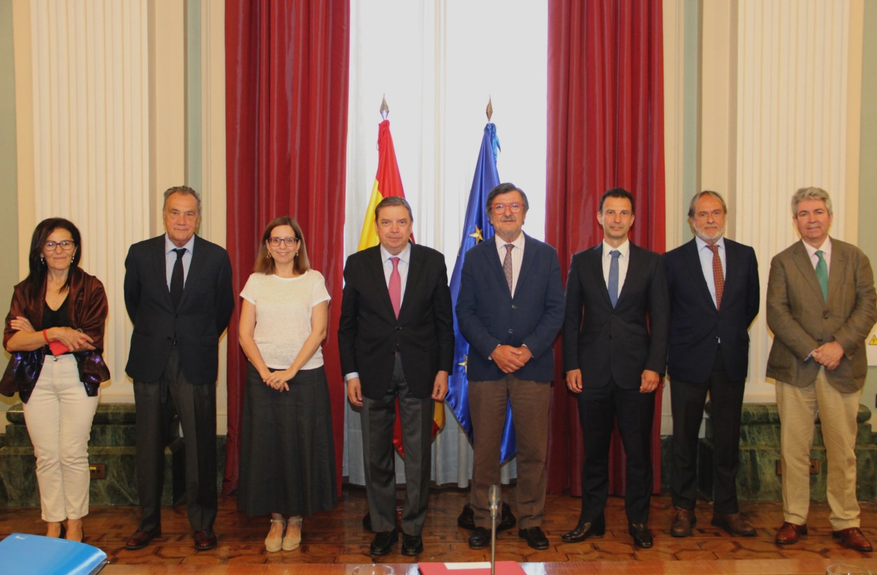 El ministro Luis Planas se reúne con el nuevo presidente de Fepex