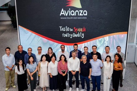 Avianza lidera misión comercial en China para impulsar la carne avícola premium española