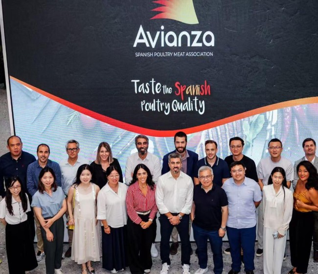 Avianza lidera misión comercial en China para impulsar la carne avícola premium española