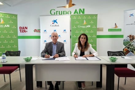 La cooperativa Grupo AN y Caixabank firman un nuevo convenio de colaboración