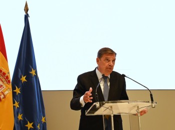 Luis Planas expondrá al Consejo de Ministros de la UE la situación de la peste porcina africana