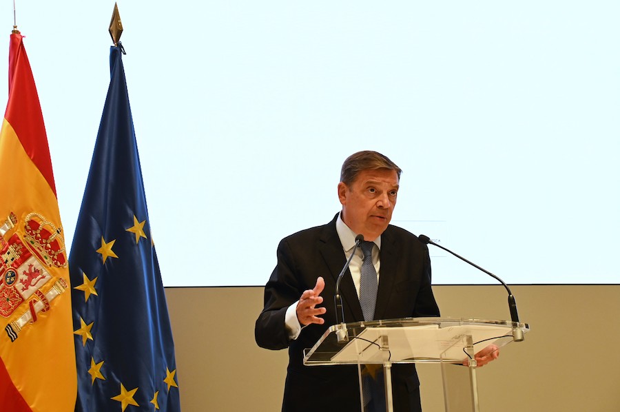 Luis Planas y Asaja, COAG, UPA y Unión de Uniones rechazan el recorte de fondos para la PAC