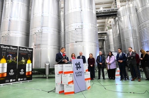 Luis Planas destaca el papel «fundamental» de las cooperativas en el sector vitivinícola