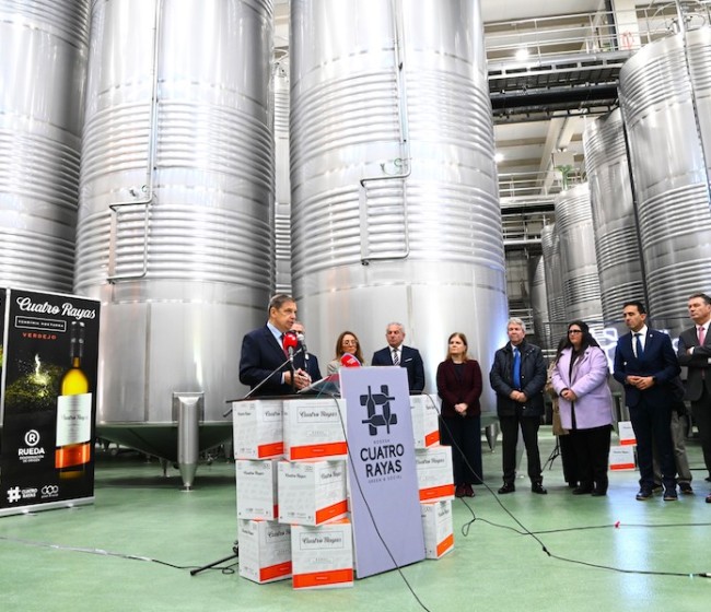 Luis Planas destaca el papel «fundamental» de las cooperativas en el sector vitivinícola