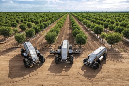 John Deere presenta GUSS, el nuevo atomizador autónomo para frutales y viñedos