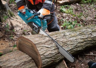 La Sierra de cadena Makita UC030G XGT®: una nueva generación de potencia sin cable