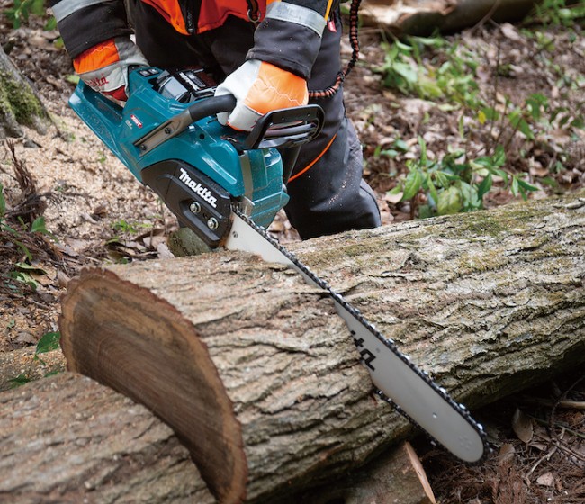 La Sierra de cadena Makita UC030G XGT®: una nueva generación de potencia sin cable