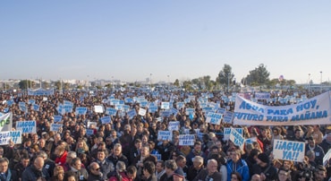 Más de 30.000 personas reclaman en Huelva agua para los regadíos del Condado